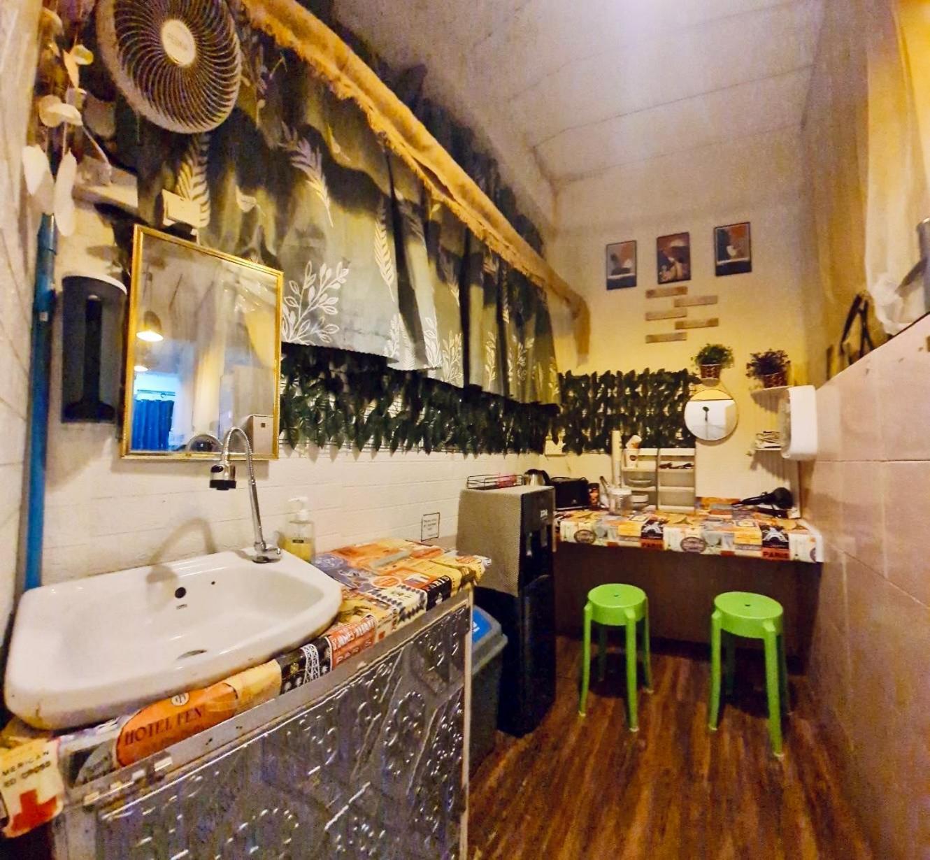 Me Hostel & Homestay At Haadrin Hatrin Kültér fotó